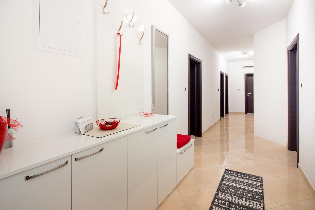 Apartment Villa Rina- Heated Salt Water Pool Kaštela Extérieur photo