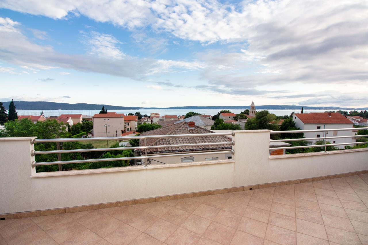 Apartment Villa Rina- Heated Salt Water Pool Kaštela Extérieur photo