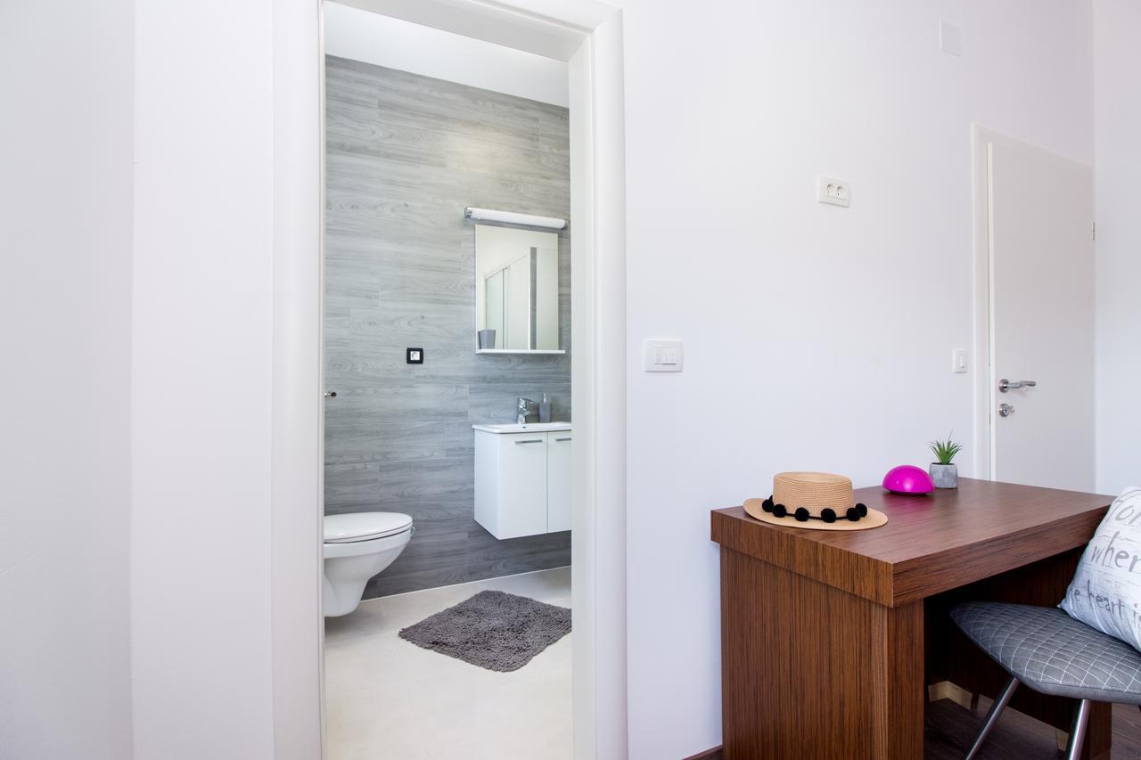 Apartment Villa Rina- Heated Salt Water Pool Kaštela Extérieur photo